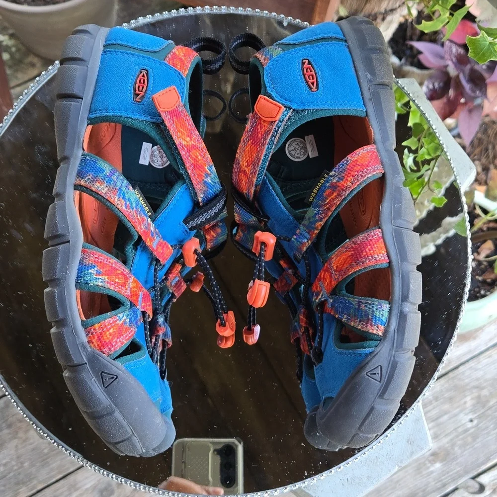 Keen Seacamp Hybrid Water Sandal Size 5